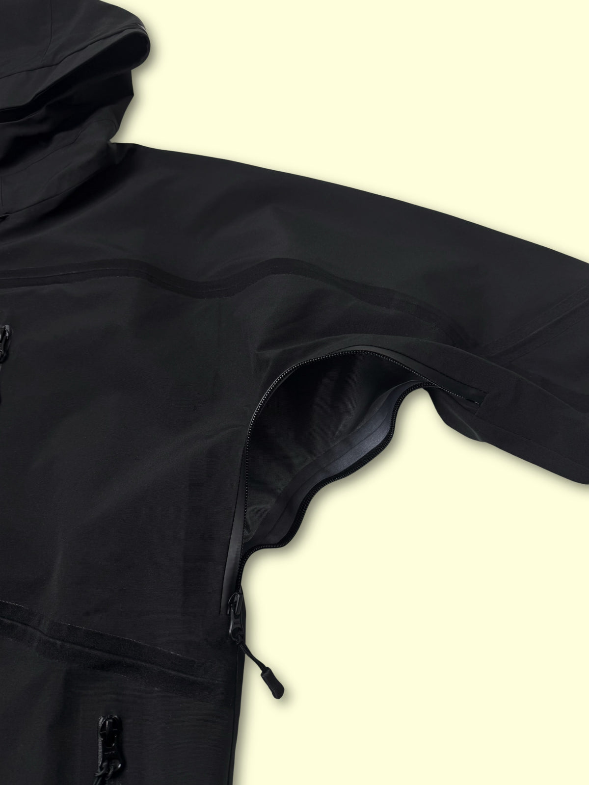 XT 3L Jacket (Black)
