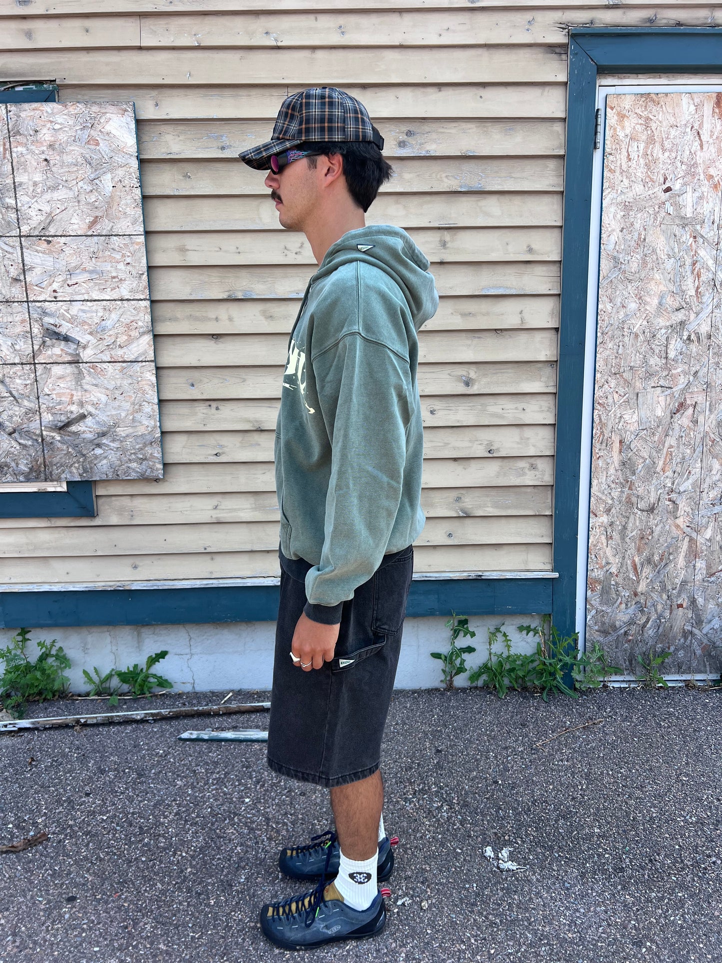 "Shattered" Zippered Sweatshirt (Washed Pine)